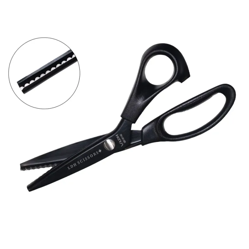Scalloped scissor